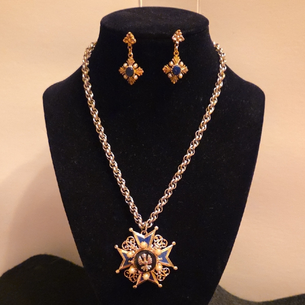 Elegant Gold and Blue Necklace and Earring Set